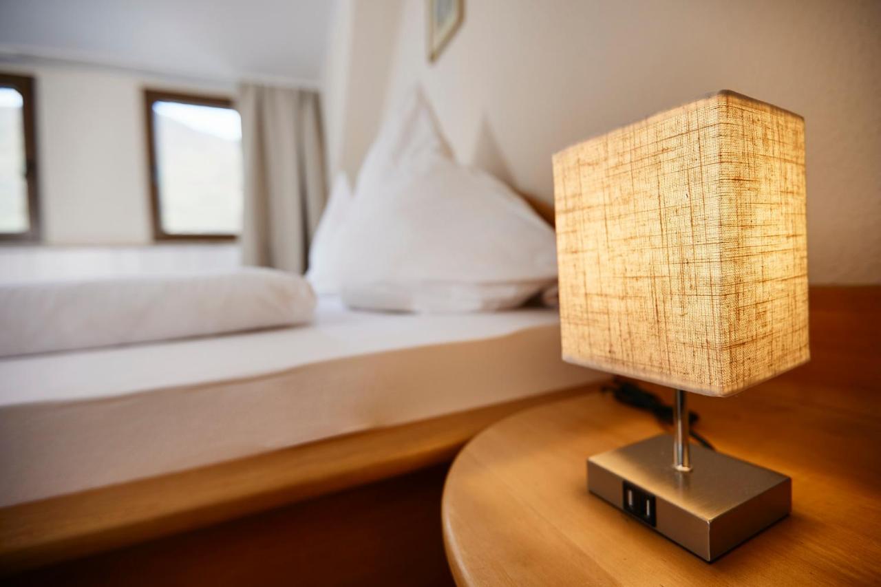 Weinhaus Lenz Otel Briedern Dış mekan fotoğraf